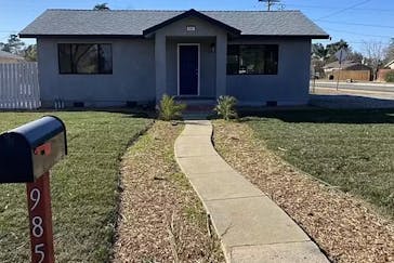 Single-family Home in Riverside, Los Angeles